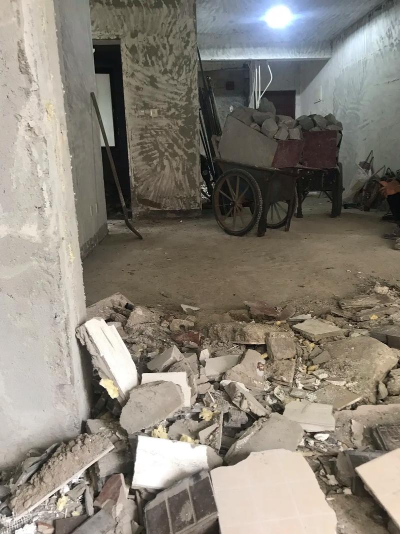 蘇州專業(yè)拆墻砸墻與建筑垃圾清運服務 一站式室內(nèi)外裝修拆除解決方案